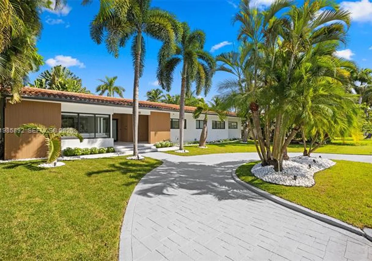 1117 Adams St # 1117, Hollywood, FL 33019 — Photo 2