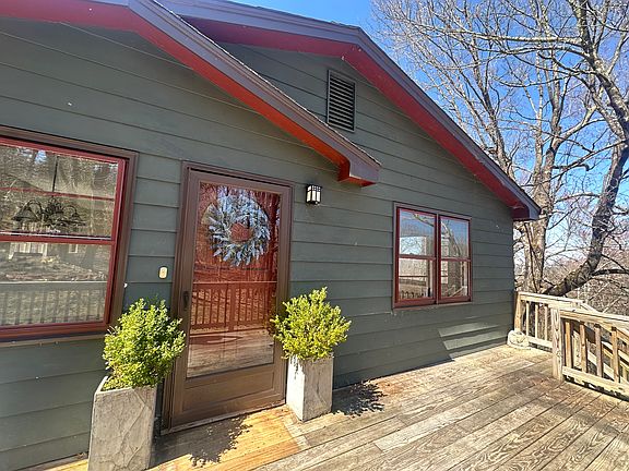 3rd image of 378 Fitzsimmons Rd