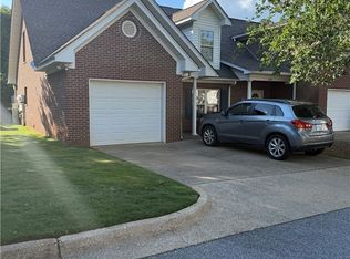 2428 E University Dr APT 801, Auburn, AL 36830