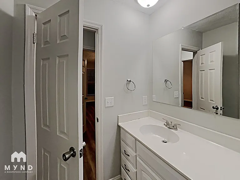 785 Edenton Ct — Photo 16