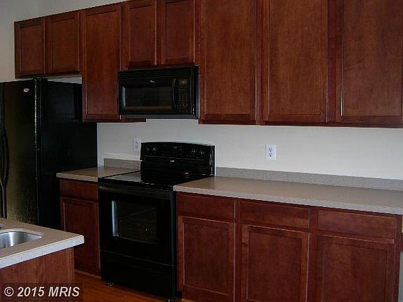 5th image of 819 Freeland Ct