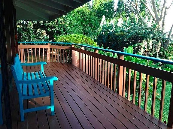 Large deck and outdoor furnishing included