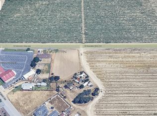 2400 W Mountain View Ave, Caruthers, CA 93609