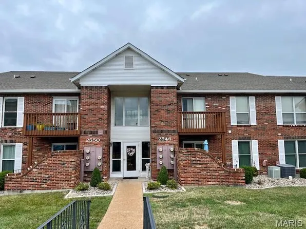 2546 Coppergate Square Dr APT E, Saint Louis, MO 63129