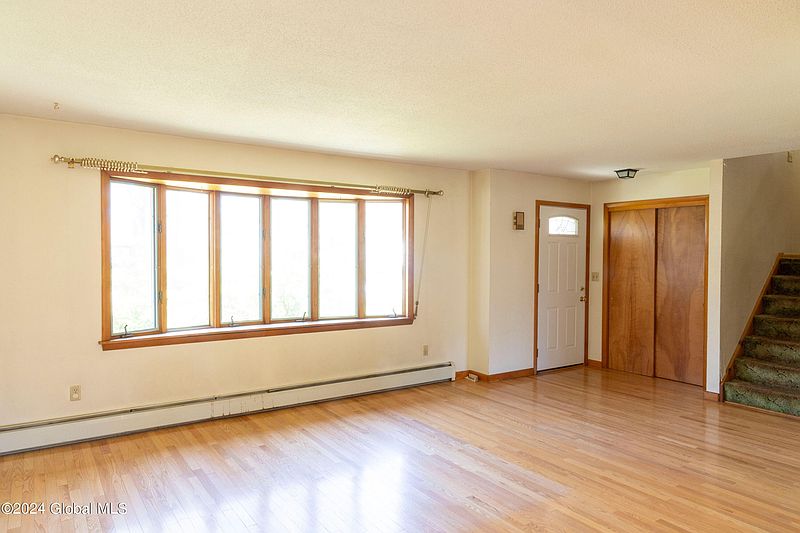 5th image of 17 Cedarwood Drive