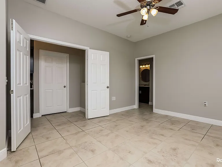 728 Desmoines Dr — Photo 12