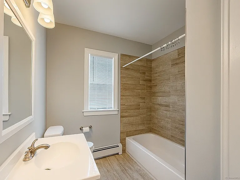 24 Miller St #2 — Photo 8