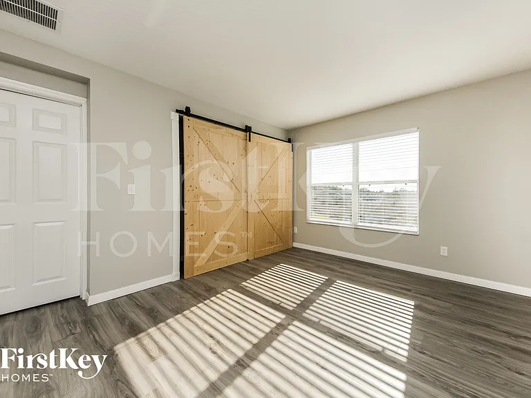 796 Lakeview Pointe Dr — Photo 7