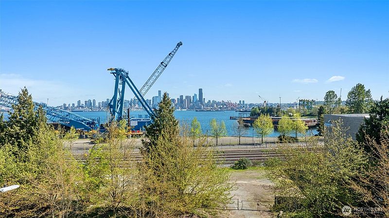 5th image of 23 XX Harbor Avenue SW
