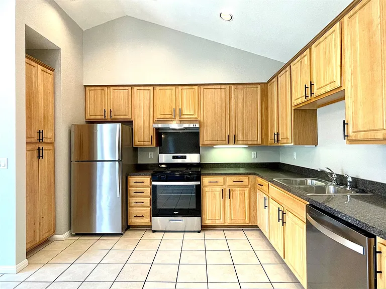 1207 W North Loop Blvd #A — Photo 11