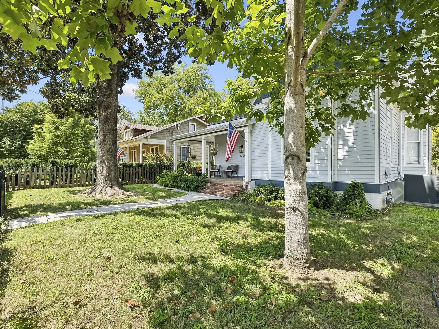 2 bed, 2.5 bath, 1640 sqft, $3,500 — Photo 2