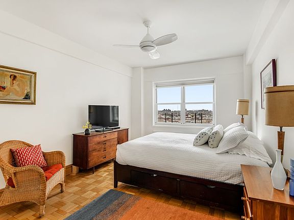 3rd image of 10 Plaza St E APT 15D