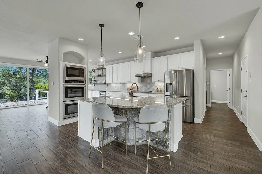 4 bed, 2879 sqft, $3,790 — Photo 4