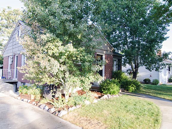 2nd image of 2652 S Wellington St