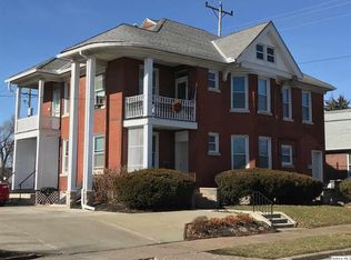 417 N 14th St, Quincy, IL 62301