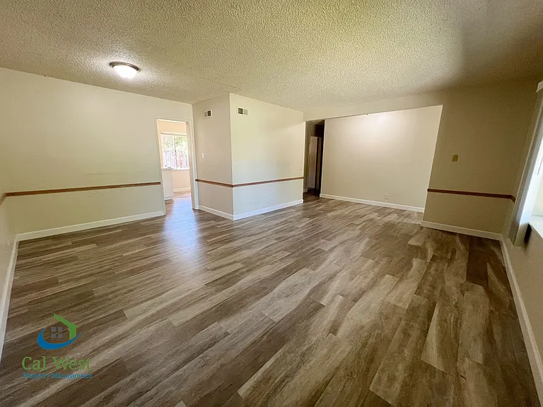 10600 E Estates Dr — Photo 6