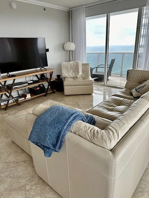 Beach Club Two — Photo 2