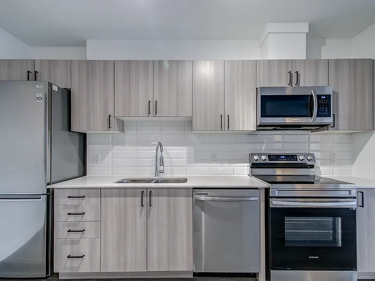 388 King St E #410 — Photo 17
