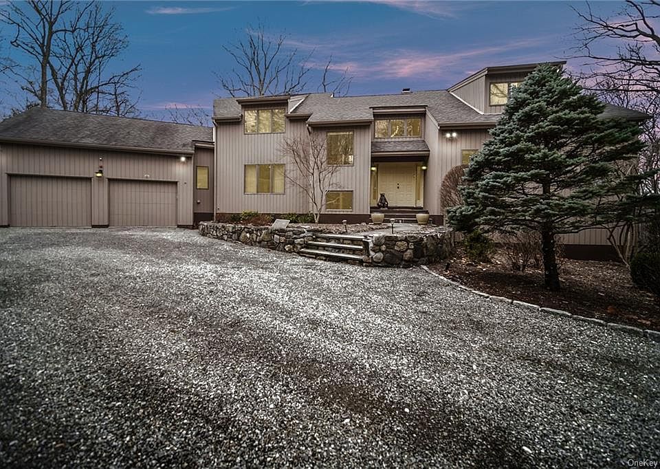 1st image of 21 Reynolds Ln