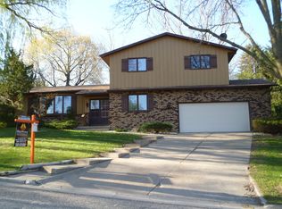 13 Rye Cir, Madison, WI 53717