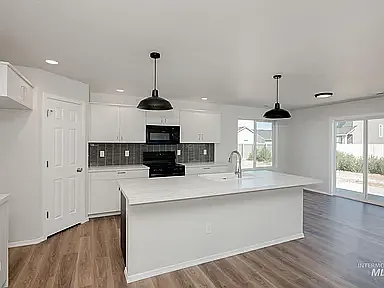 4823 Fire Opal St — Photo 5