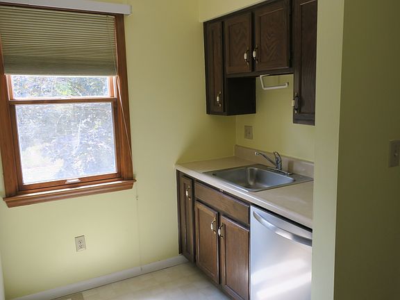 Right Side of Kitchen.