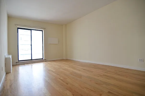 Rented by MNS | media 10