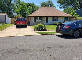 4 Mercury Rd, Edison, NJ 08817