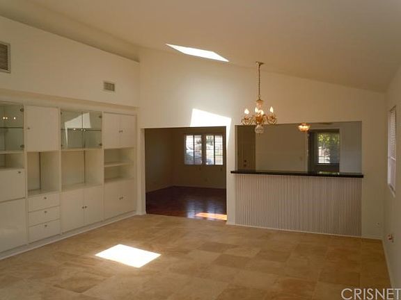4th image of 8033 Louise Ave