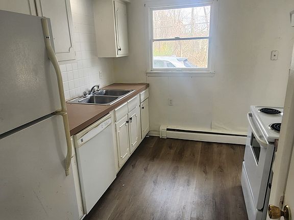 4th image of 3 Birchwood Dr APT 9