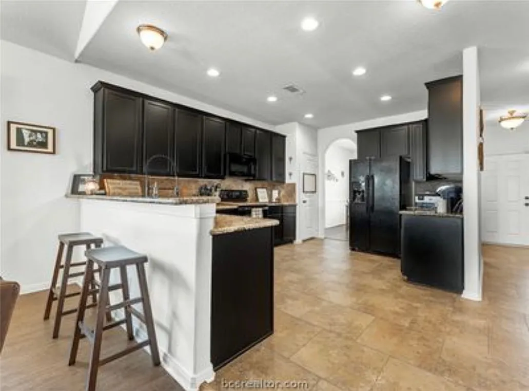 3 bed, 1767 sqft, $2,200 — Photo 4