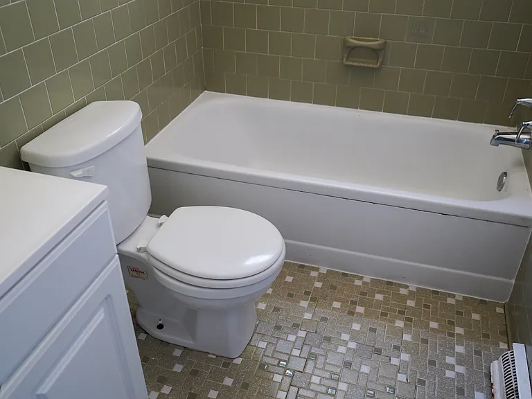 Full bathroom