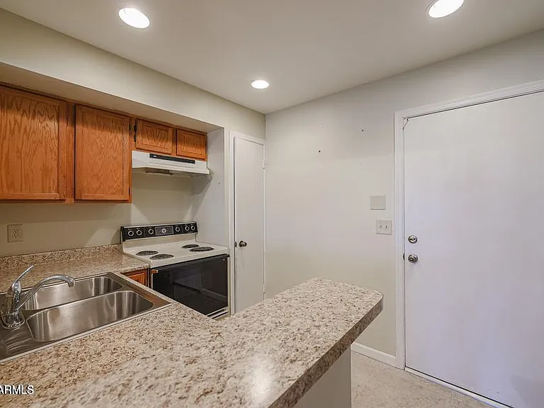 19820 N 13th Ave #125 — Photo 8