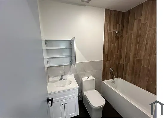 Studio, 600 sqft, $2,646 — Photo 3