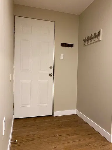 2 bed, 1.0 bath, 800 sqft, $1,200 — Photo 1