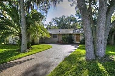 3rd image of 4573 N Lake Dr