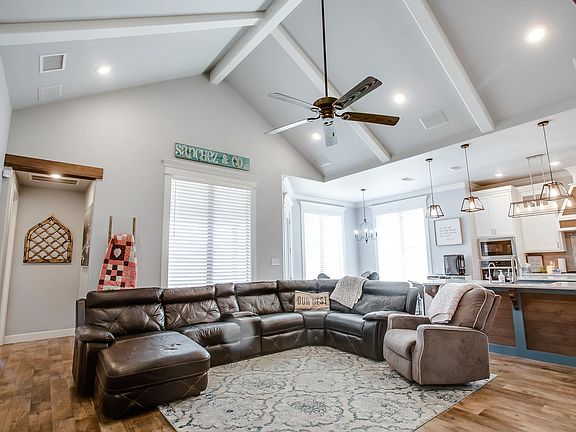 3rd image of 727 Ventoso Cir