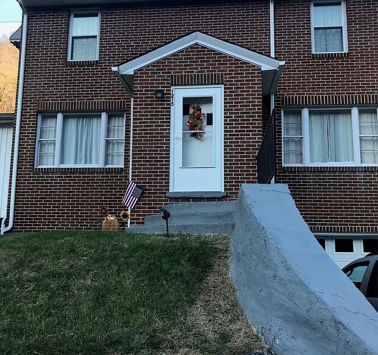 1st image of 1215 Poe Town St