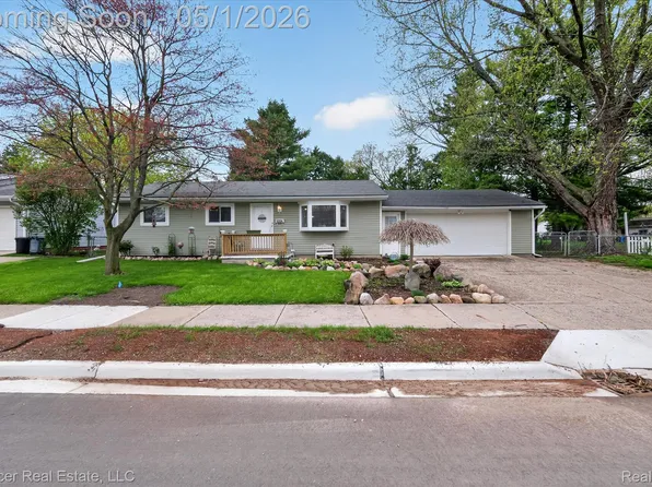 1334 1st St, Lapeer, MI 48446