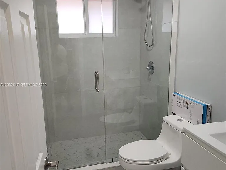 950 NW 36th Ave — Photo 7