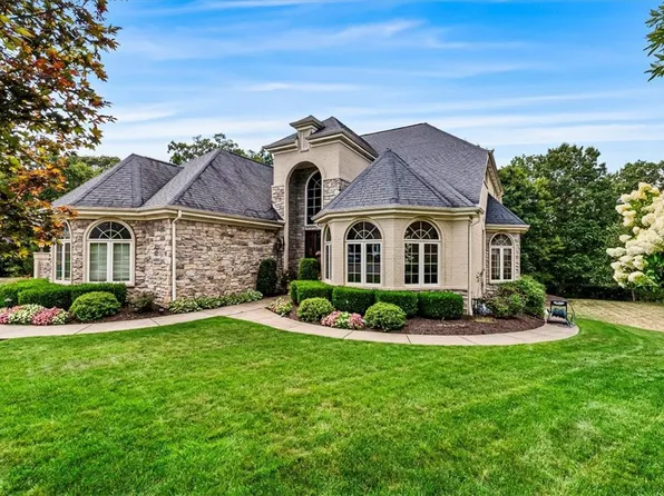 4800 Stonebridge Dr, Gibsonia, PA 15044