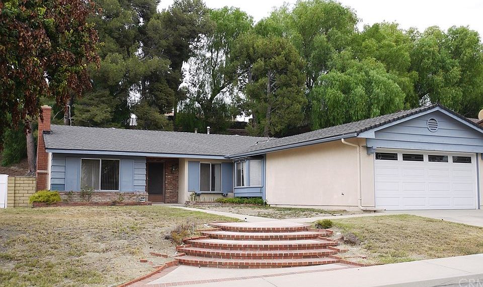 1st image of 420 Gunsmoke Dr
