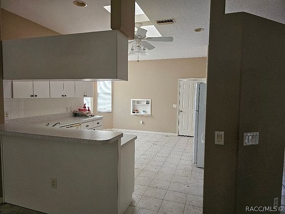 3rd image of 3314 S Highgate Point