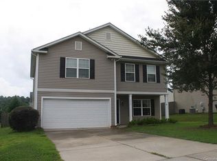 1416 River Run Dr, Lowell, NC 28098