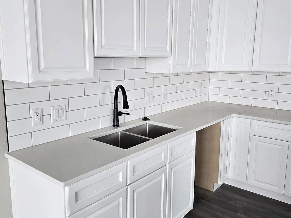 Paradise Valley Townhomes & Apartments
