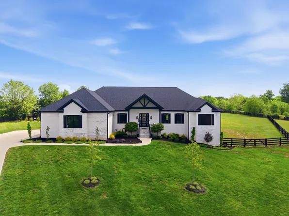 1112 Gallant Dr, Wilmore, KY 40390