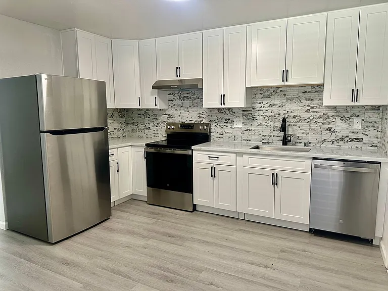576 Mekler Dr — Photo 6