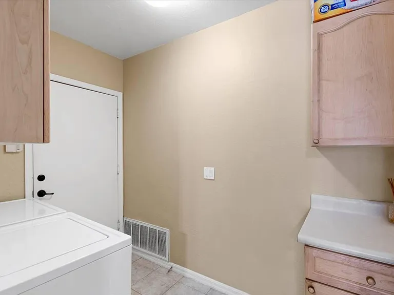3800 S Cantabria Cir #1040 — Photo 16
