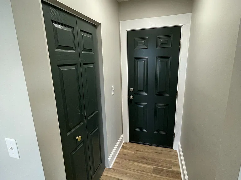 1368 Buena Vista Blvd SE #C — Photo 2