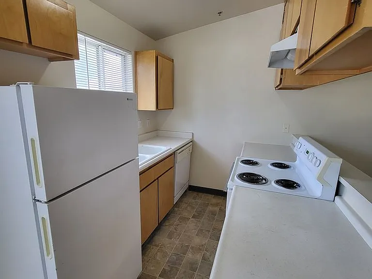 1024 E 5th St — Photo 10